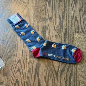 NWT Lorenzo Uomo cotton blend socks size 10-13 Red White and Brew beer novelty